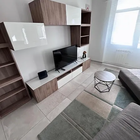 Realty Company Tor Millina Appartamento